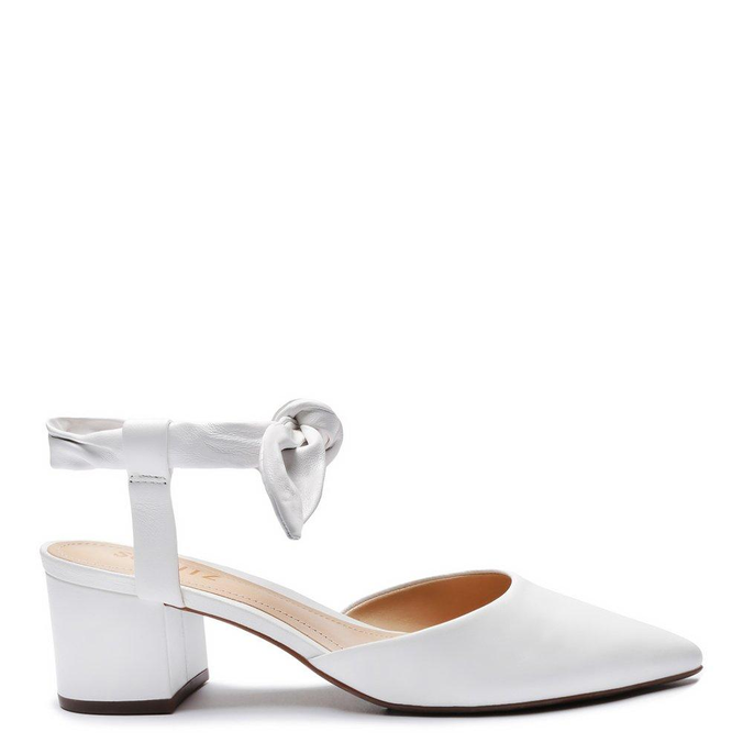 sapato bico fino rasteira