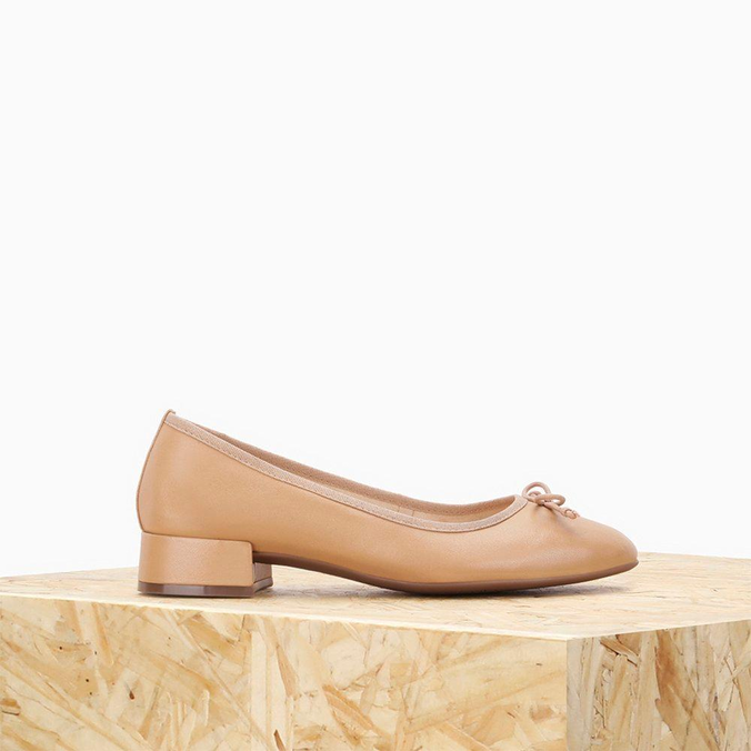 scarpin bege couro