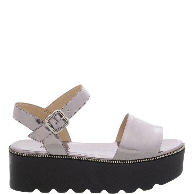 sandália flatform arezzo