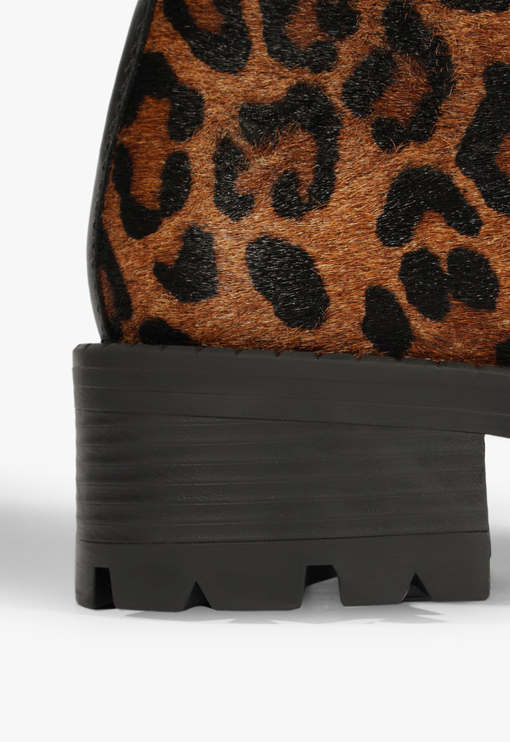 Bota Coturno Cano Baixo Couro Animal Print