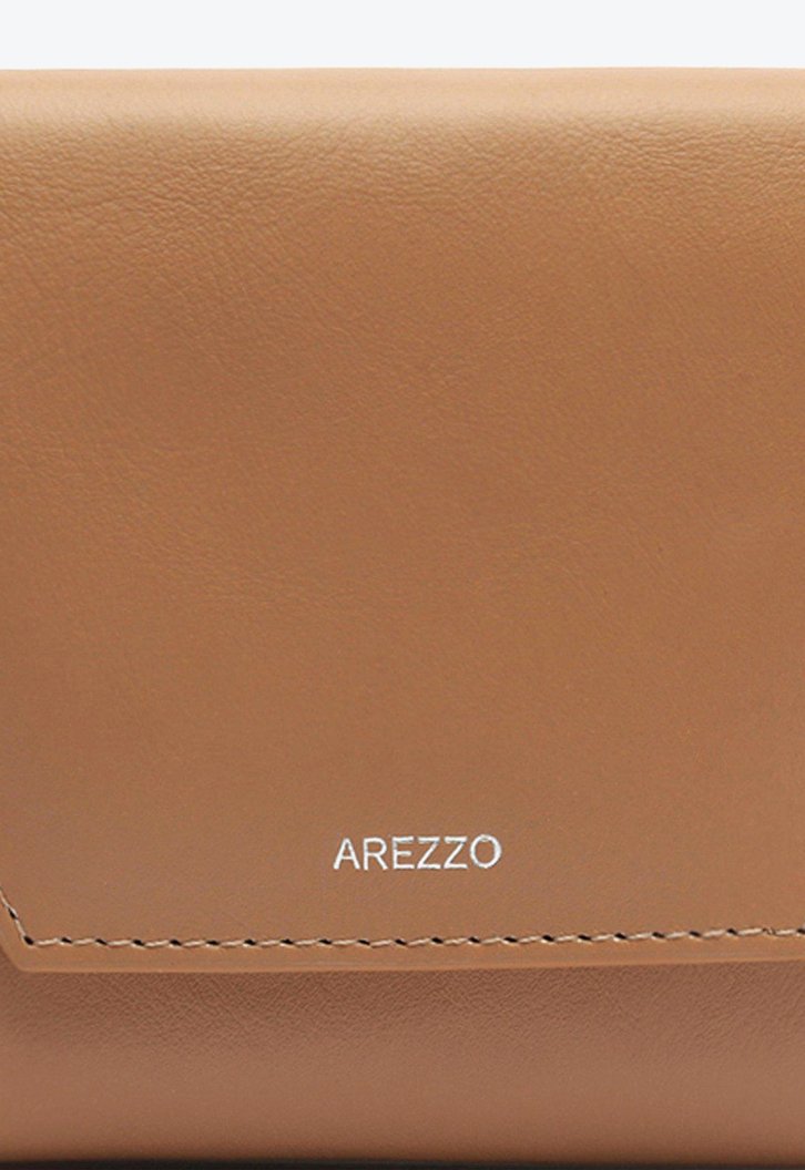 Carteira Marrom Arezzo Couro Envelope