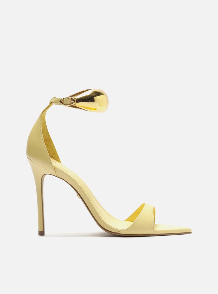 Sandália Amarela Couro Salto Fino Metal Silvia Braz