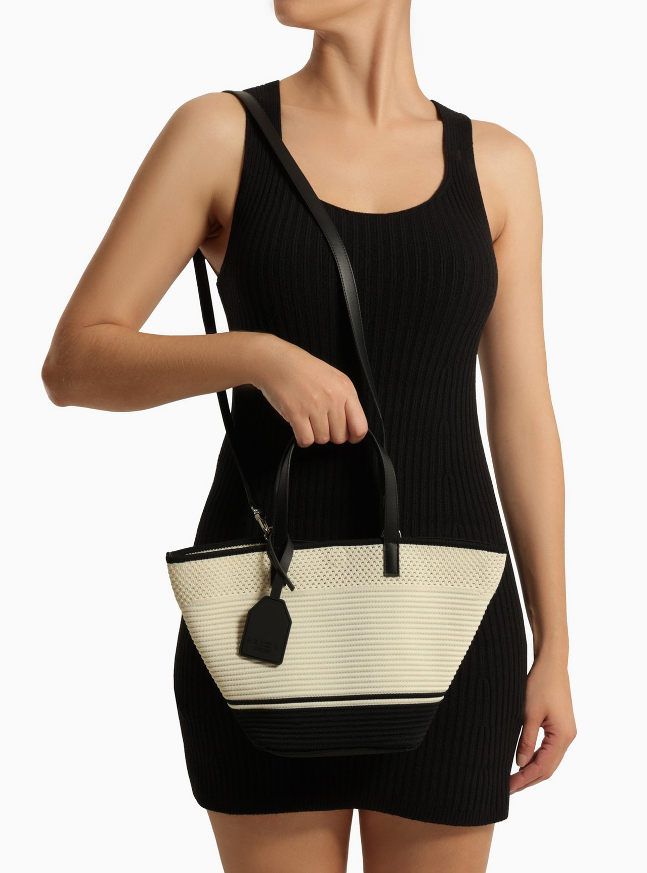 Bolsa Tiracolo Branca Crochê Lena Média Preta | ZZ MALL