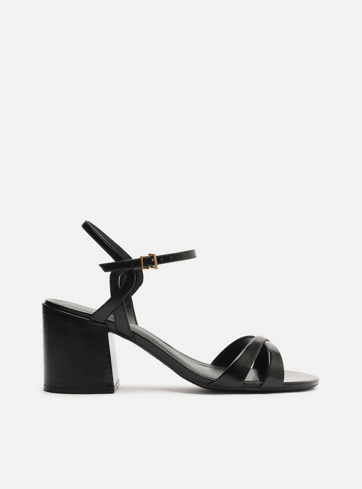 Sandália Preta Couro Salto Bloco Detalhe Cruzado | ZZ MALL