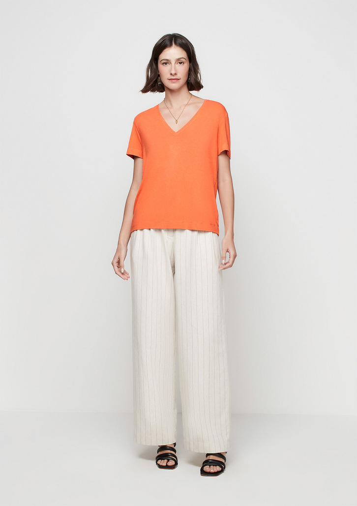 Blusa Laranja Dzarm Alongada Decote V Em Viscose