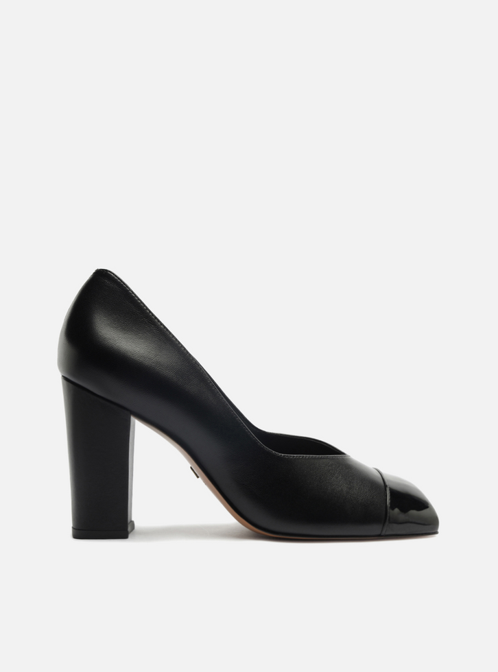 Scarpin Preto Couro Salto Bloco Cap Toe