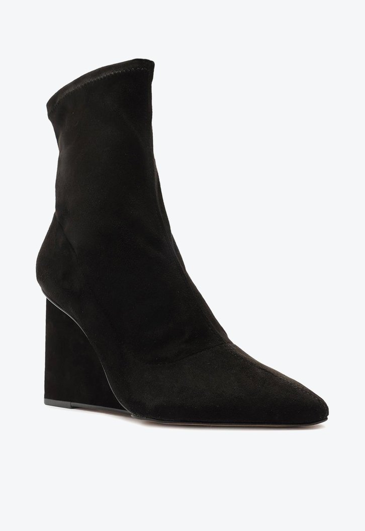 Bota Skinny Preta Arezzo Acamurçada Cano Curto
