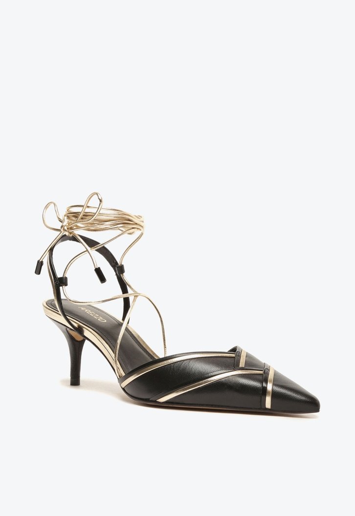 Scarpin Preto Arezzo Couro Bico Fino Amarração