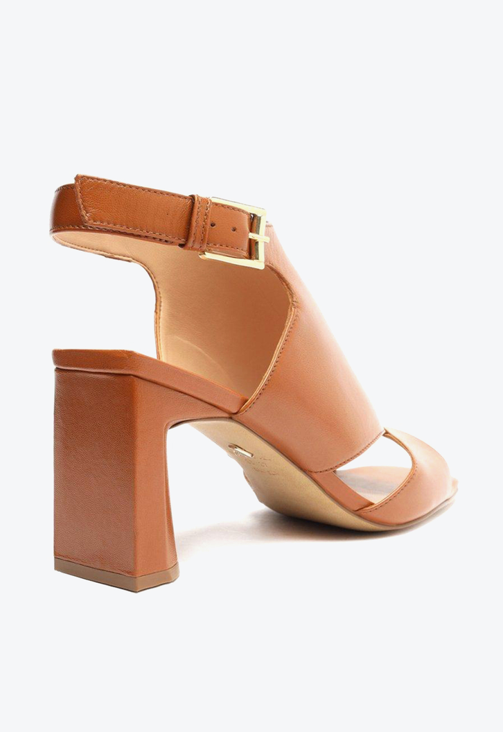 Sandalia sales marrom arezzo