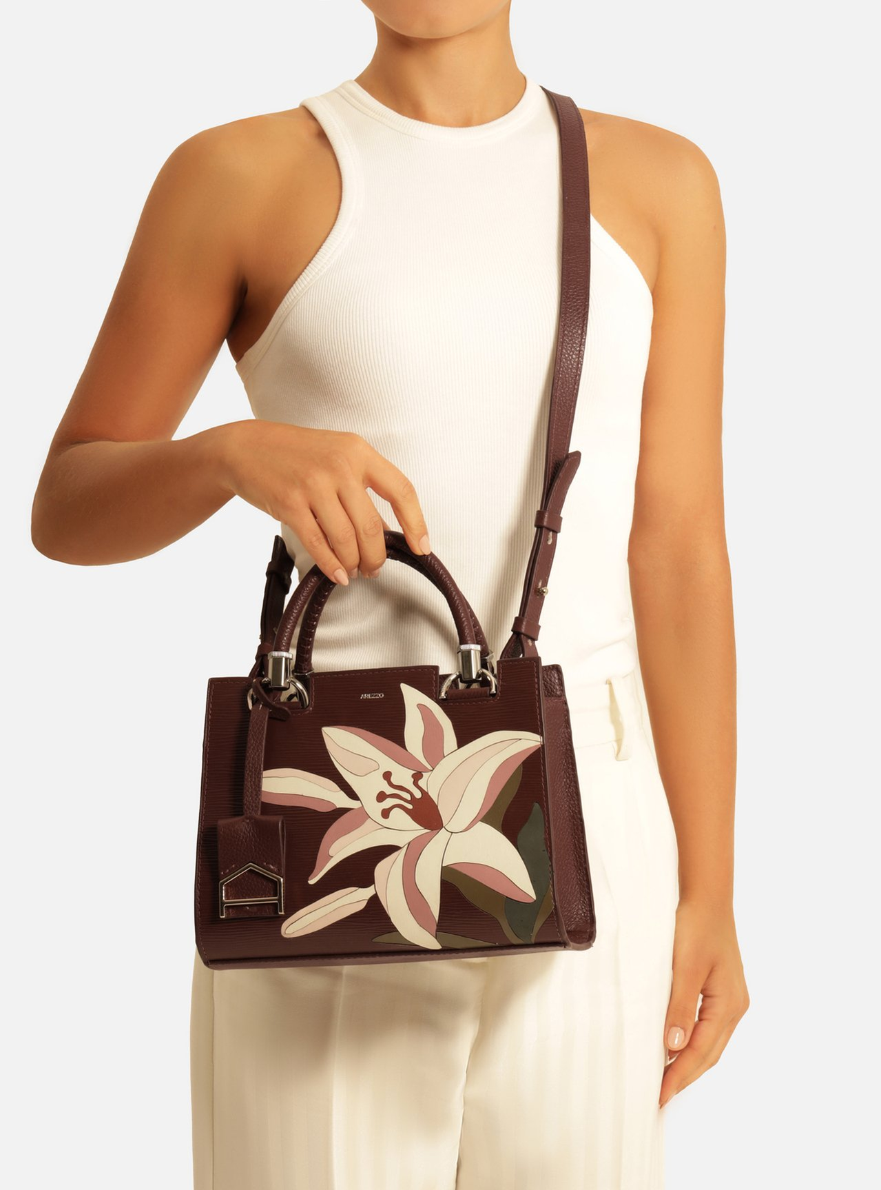 Bolsa Tote Vermelha Couro Abraccio Média Flor | ZZ MALL