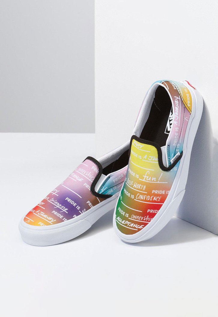 Tênis Vans Slip On Pride Rainbow True White