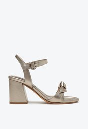 Clarita 75 Flare Luna