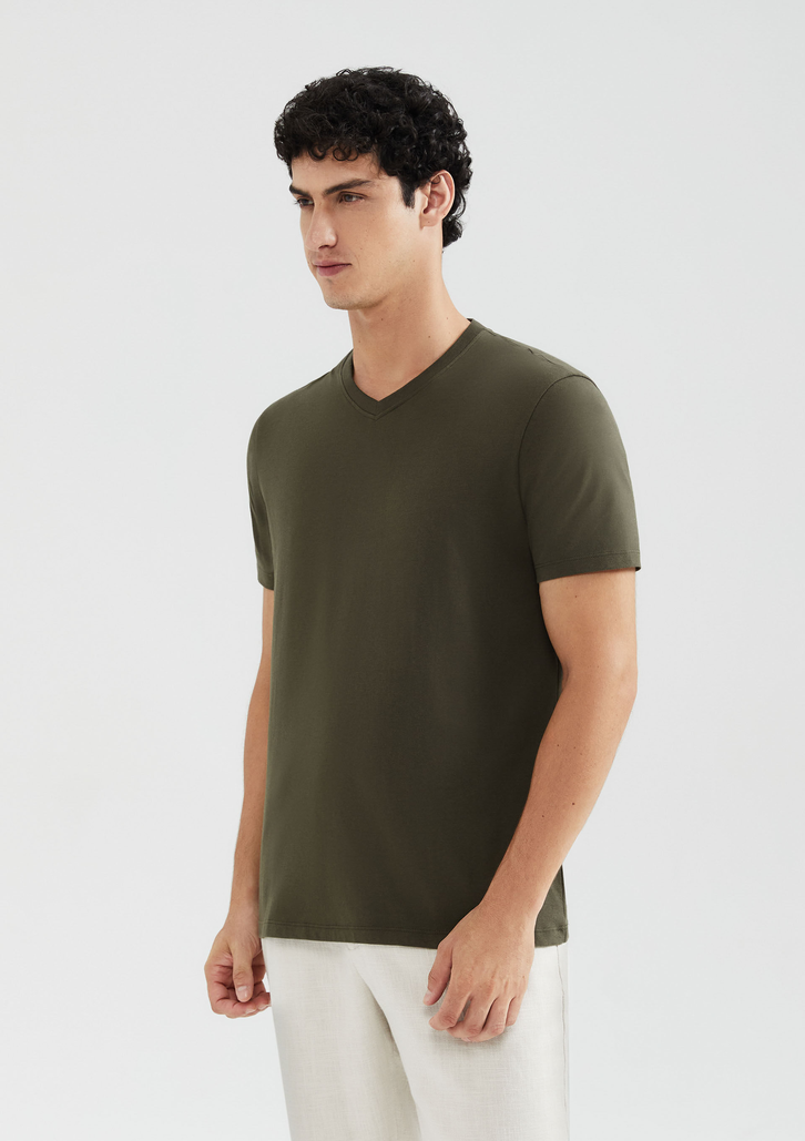 Camiseta Básica Verde Musgo Hering Masculina Manga Curta Gola V World
