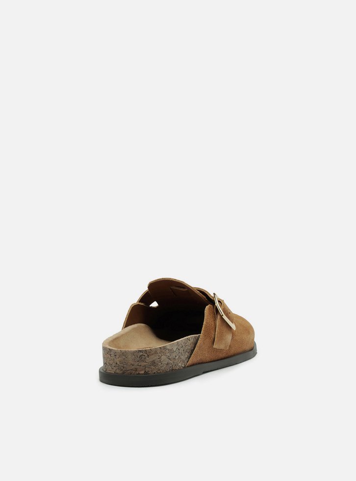 Clog Sabot Marrom Camurça Rasteira Fivela
