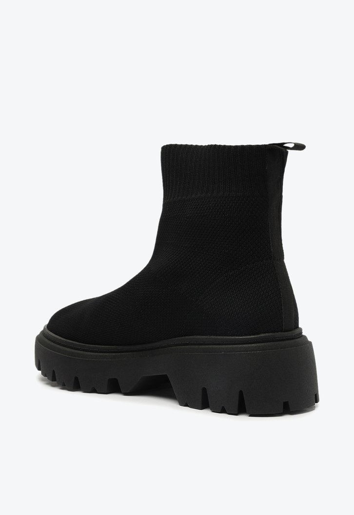 Bota Tratorada Cano Baixo Preta Knit