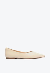 Sapatilha Off-White Arezzo Couro Bico Fino Minimal