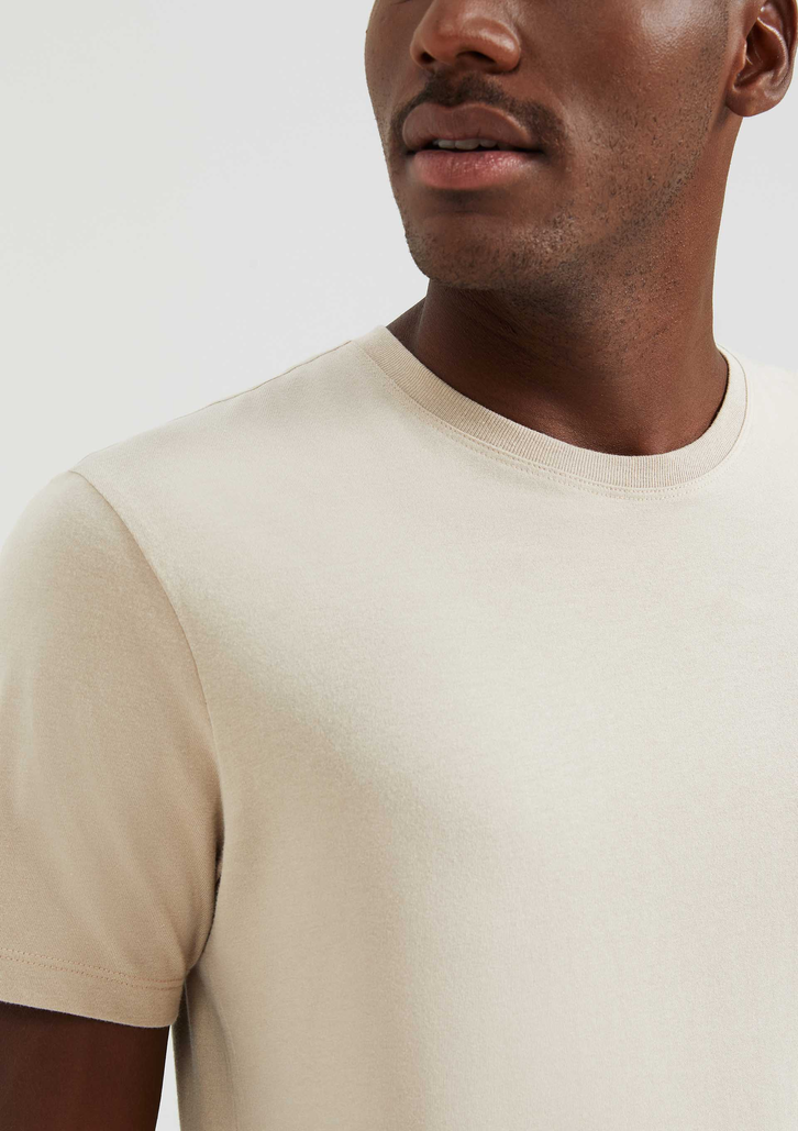 Camiseta Bege Hering Básica Manga Curta Regular World