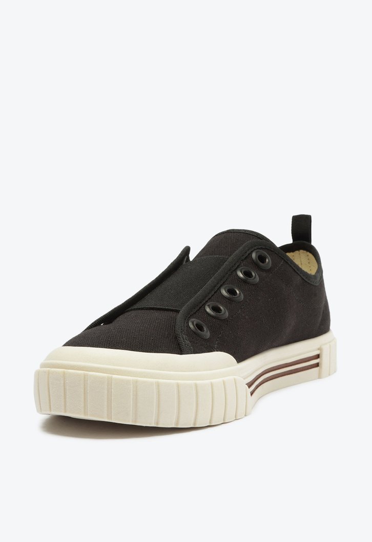 Tênis Slip On Alê Ilhós Preto