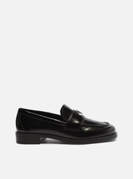Mocassim Preto Arezzo Bico Redondo Tira Metal
