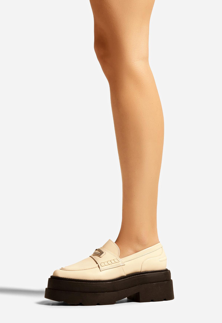 Mocassim Plataforma Off-White Arezzo Livia