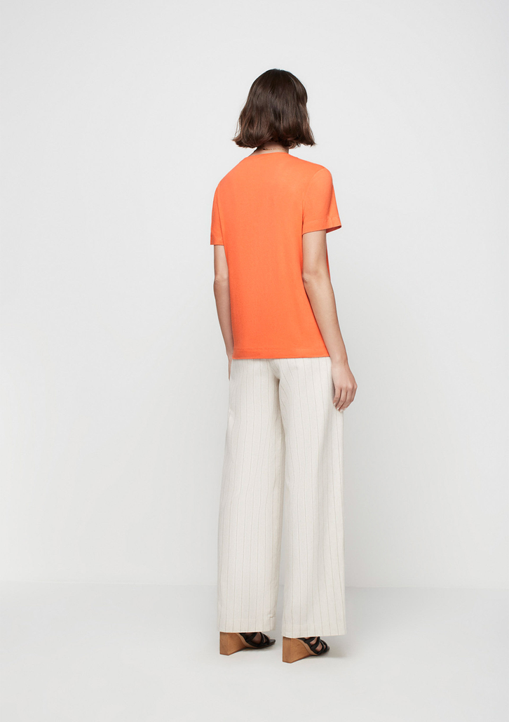 Blusa Laranja Dzarm Alongada Decote V Em Viscose