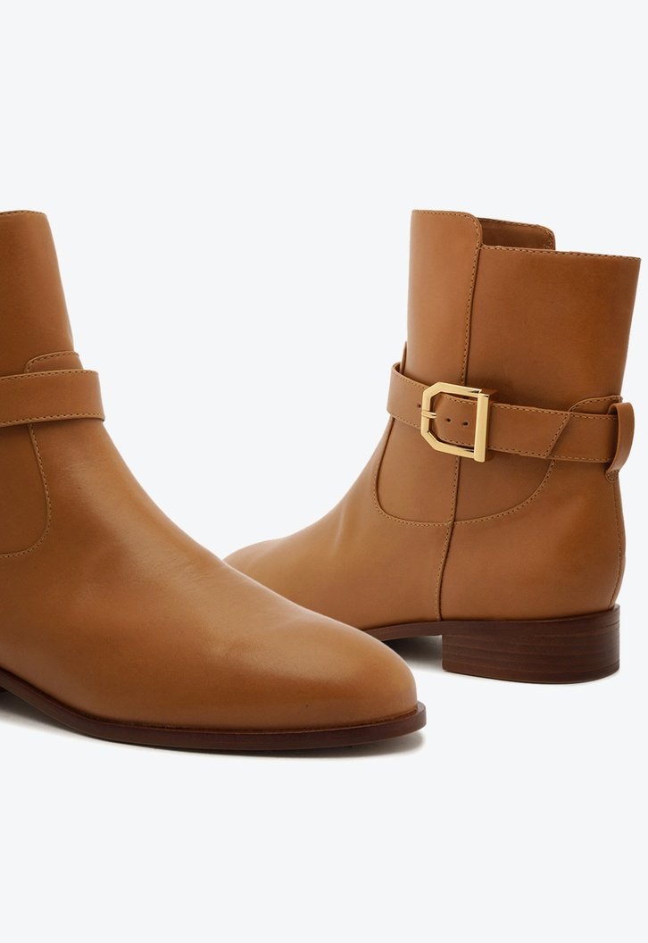 Bota Marrom Couro Cano Curto Savannah