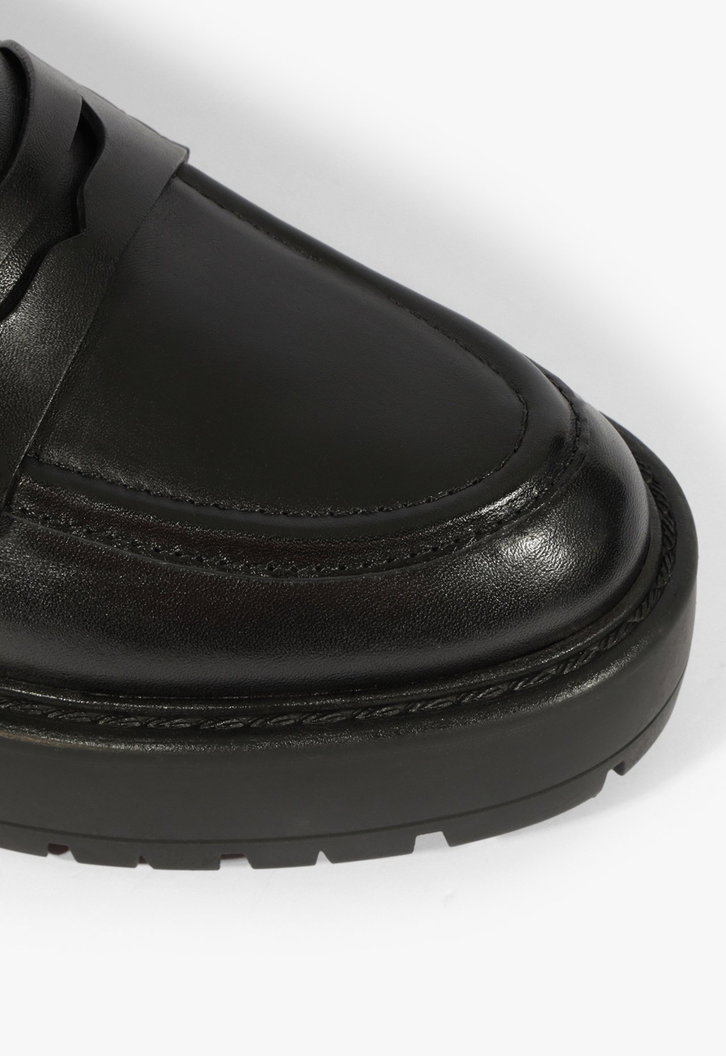 Mocassim Couro Solado Robusto Preto