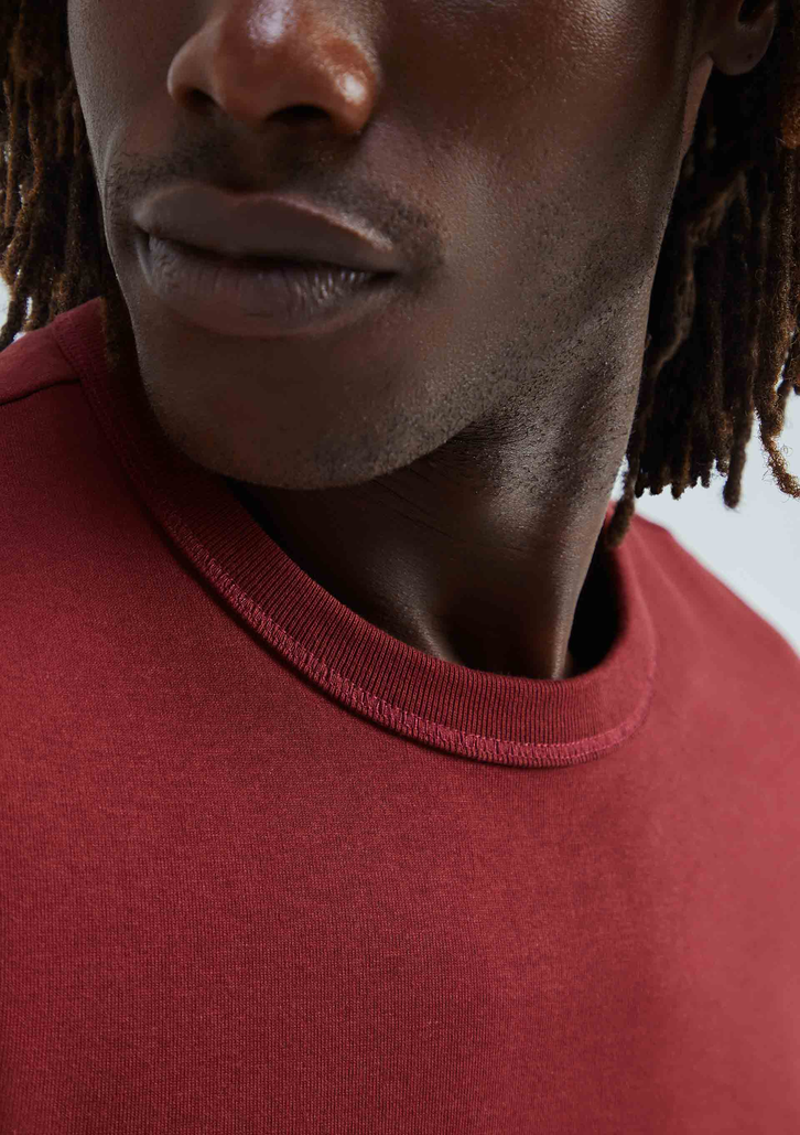 Camiseta Vinho Hering Básica Masculina Em Algodão Peruano