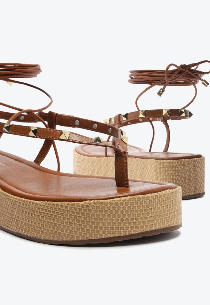 Sandália Flatform Marrom Arezzo Amarração Studs