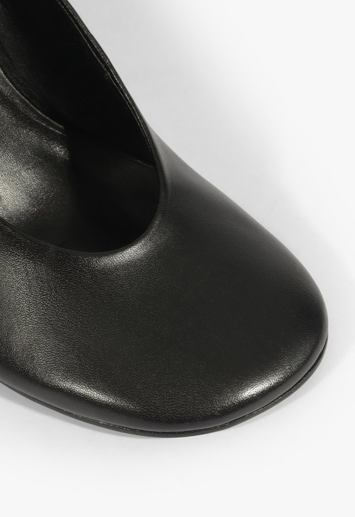 Scarpin Couro Salto Fino Alto Preto