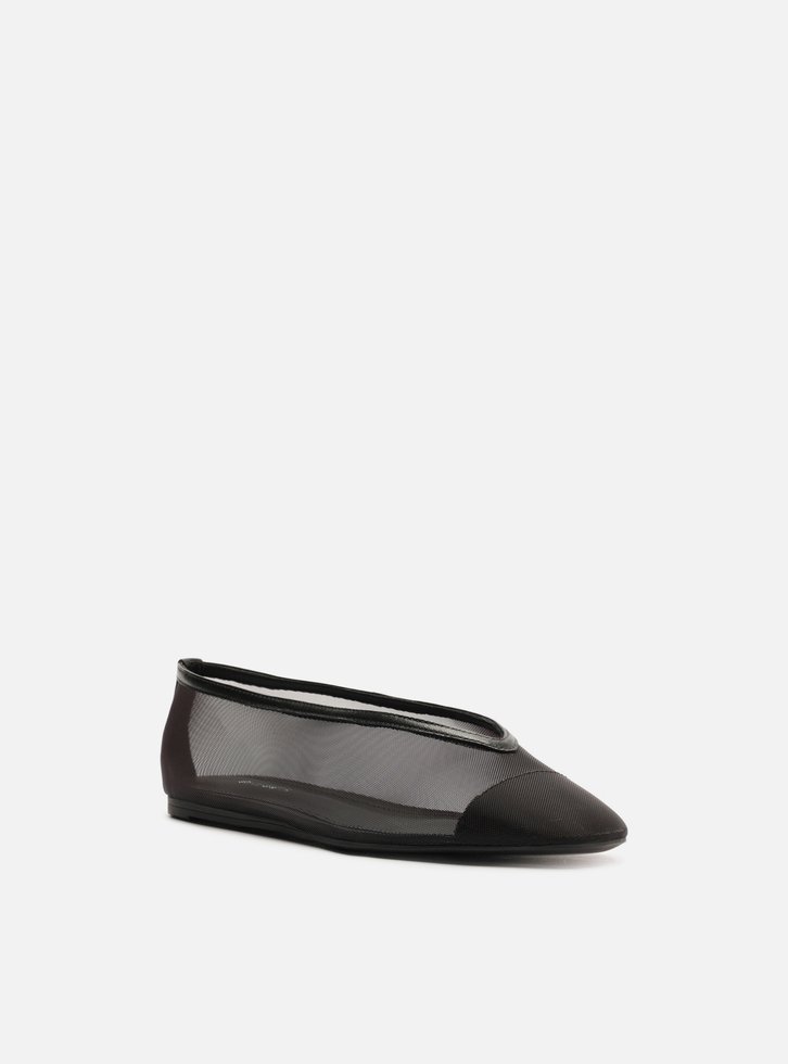 Sapatilha Preta Tela Cap Toe