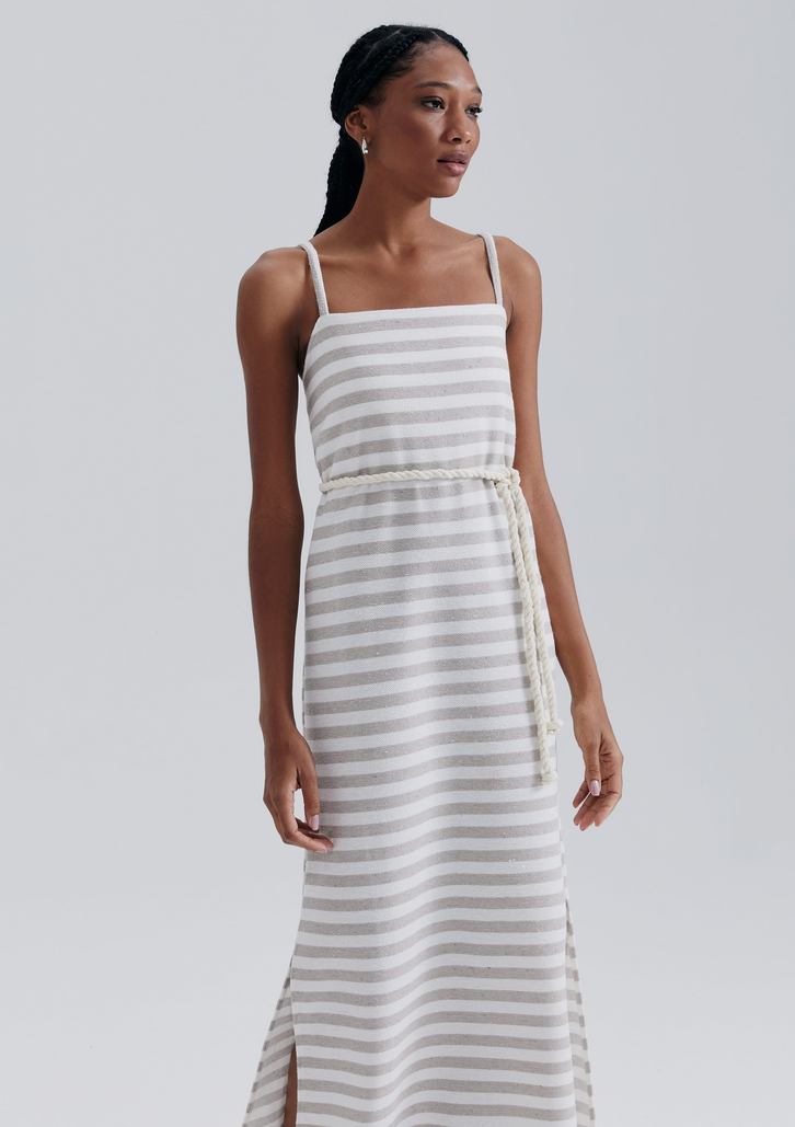 Vestido Off-White Hering Midi Texturizado Eco