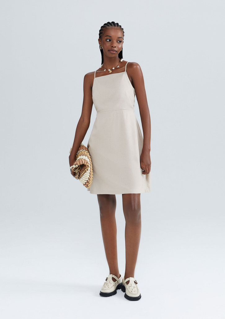 Vestido Bege Hering Curto Acinturado Com Linho