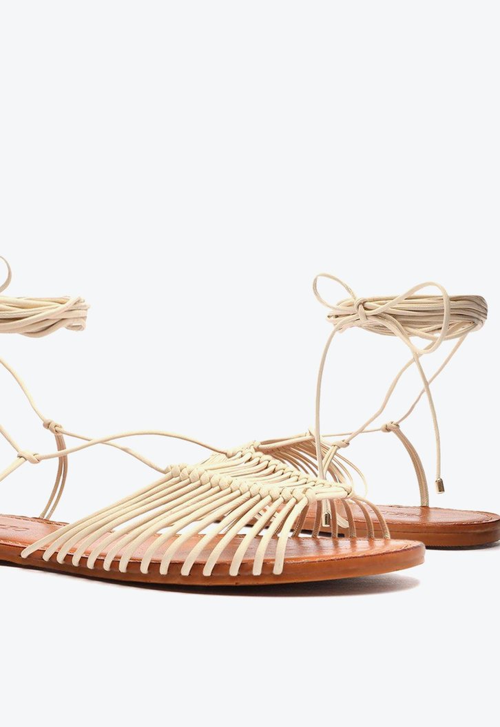 Sandália Rasteira Off-White Arezzo Multi Tiras Amarração Ella