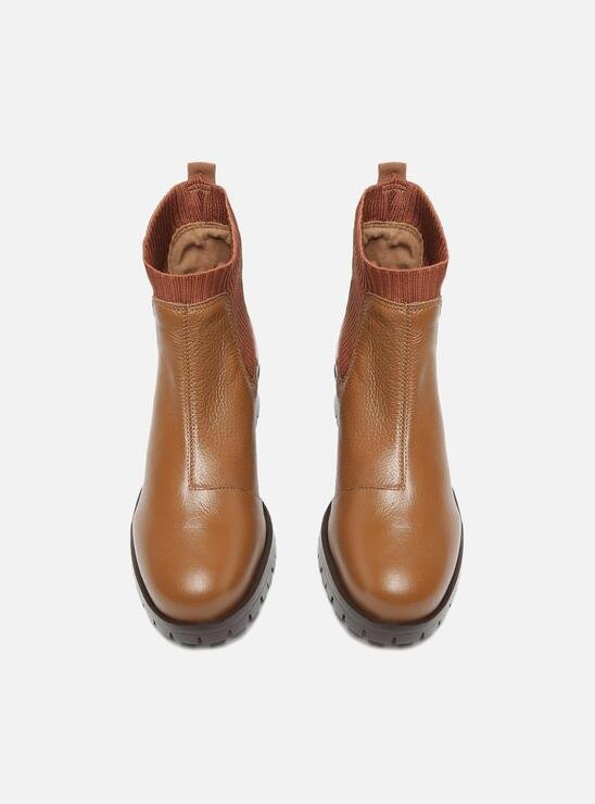 BOTA MARROM AREZZO TRATORADA