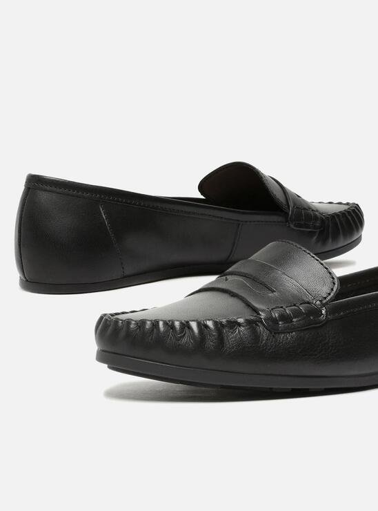 MOCASSIM PRETO AREZZO COURO DETALHE FRANZIDO