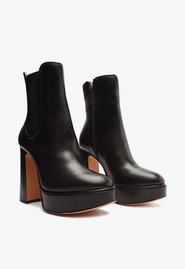 Ava 120 Black