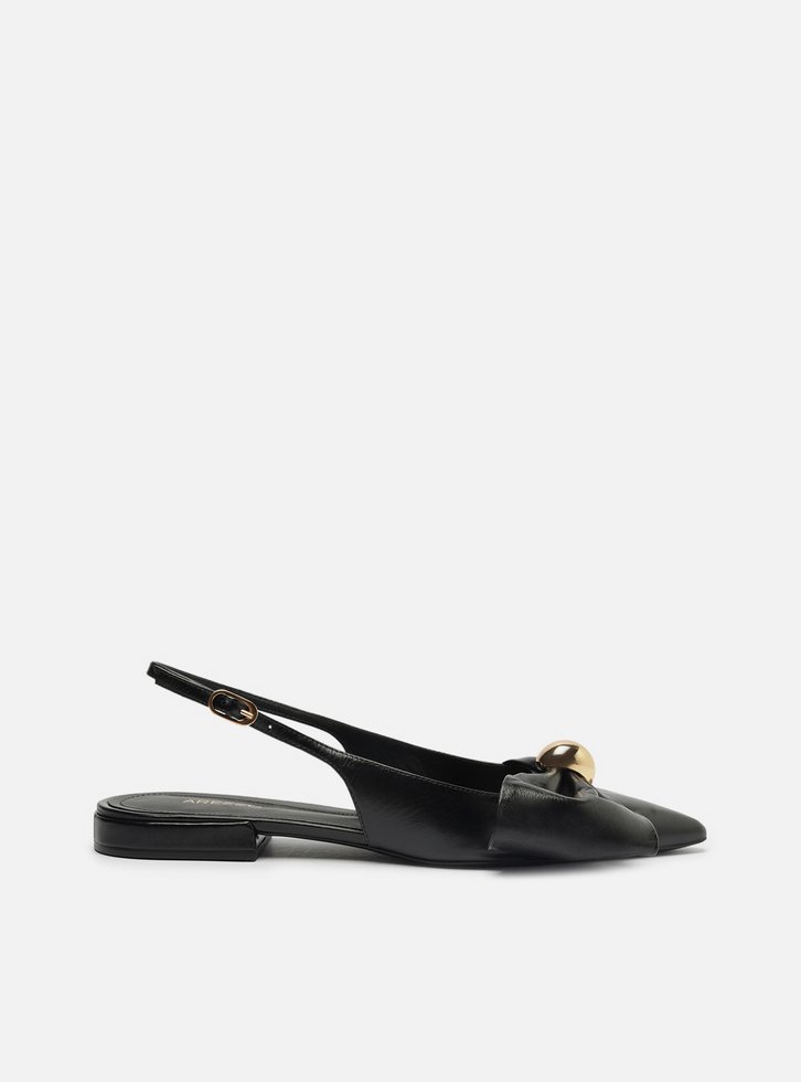 Sapatilha Preta Couro Slingback Laço Metal