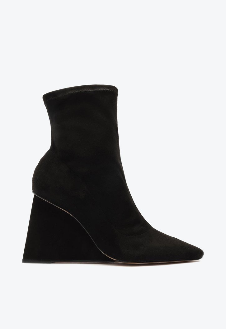 Bota Skinny Preta Arezzo Acamurçada Cano Curto