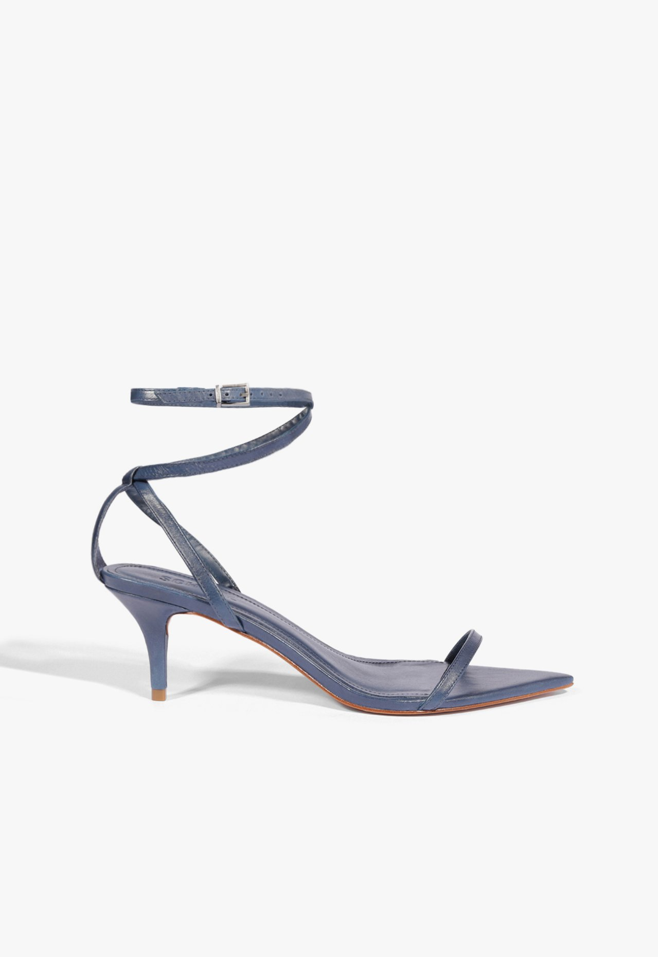 S2205800040006U-01-BASEIMAGE-