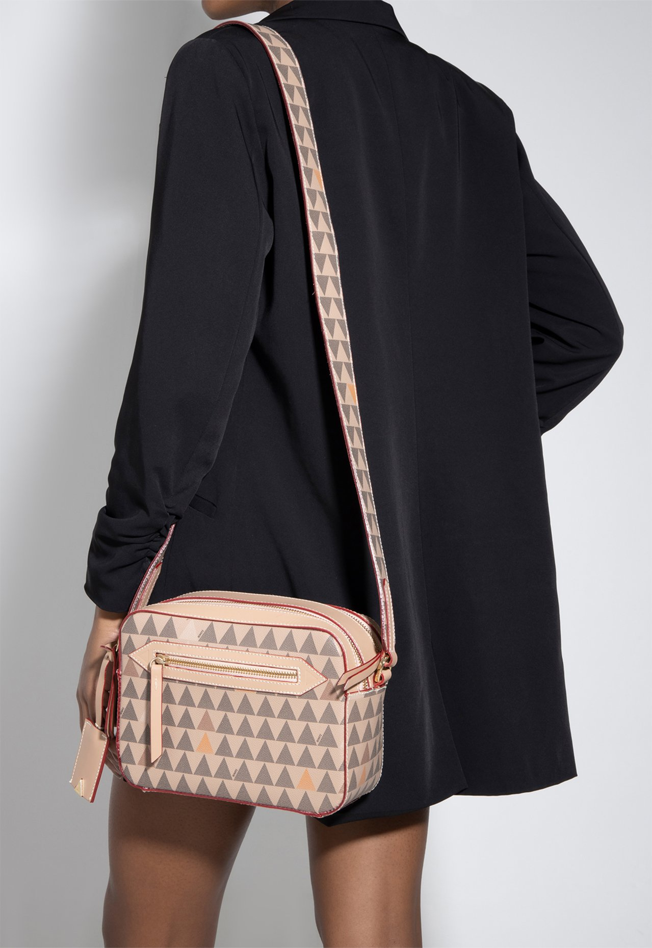 Crossbody lili sales triangle black