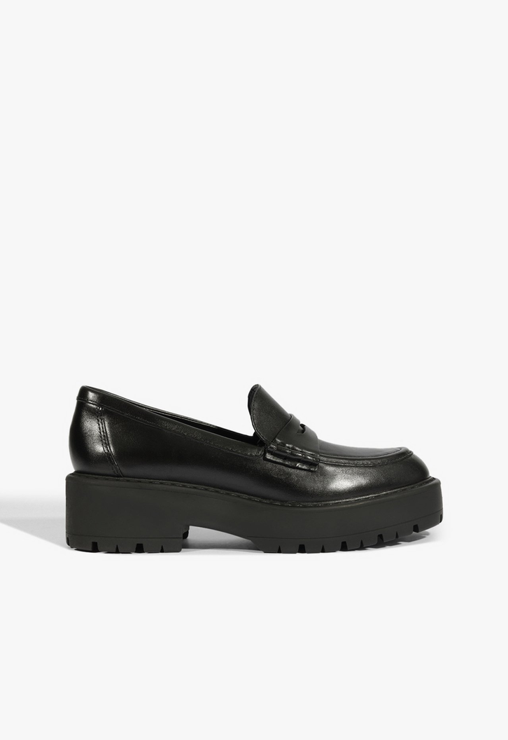 Mocassim Couro Solado Robusto Preto