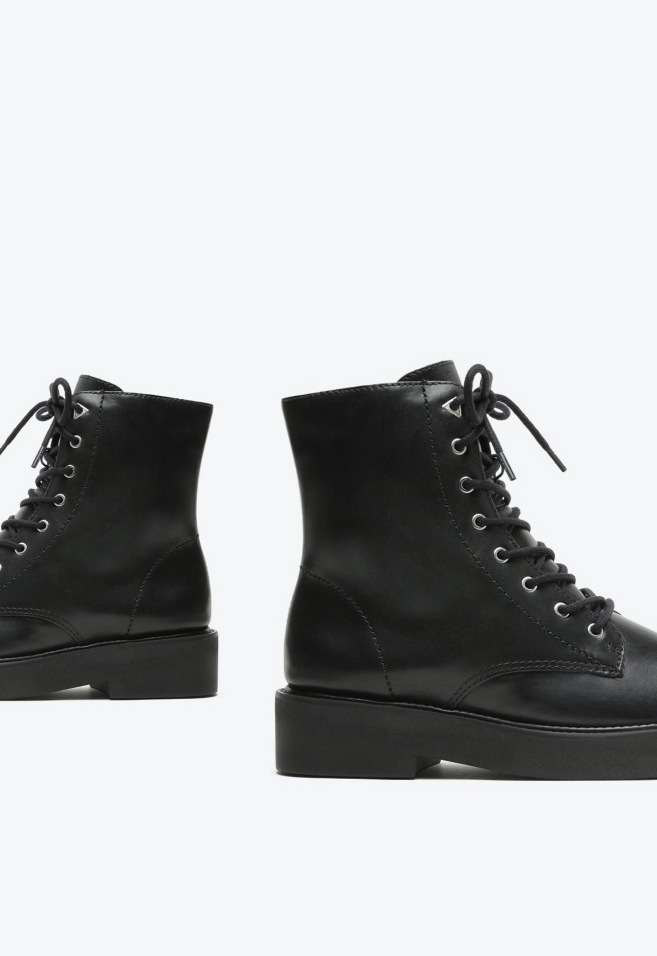 Bota Coturno Preta Schutz Couro Amarração | ZZ MALL Bota Coturno Preta Schutz Couro Amarração | ZZ MALL