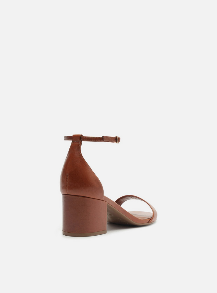 Sandália Marrom Cognac Couro Salto Médio Isabelli