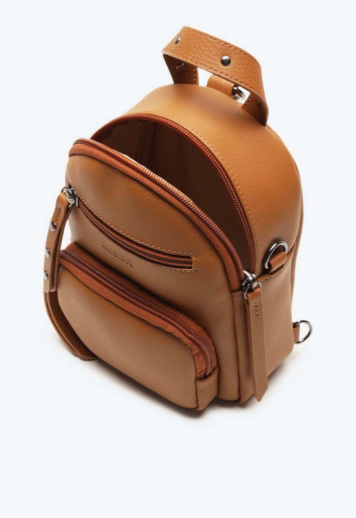 Mini Mochila Marrom Zíper