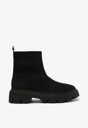 Bota Preta Anacapri Tratorada Cano Baixo Knit