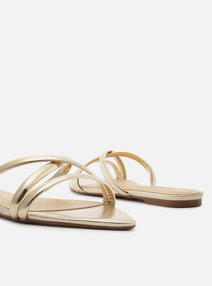 Rasteira Dourada Flat Bico Folha Tiras