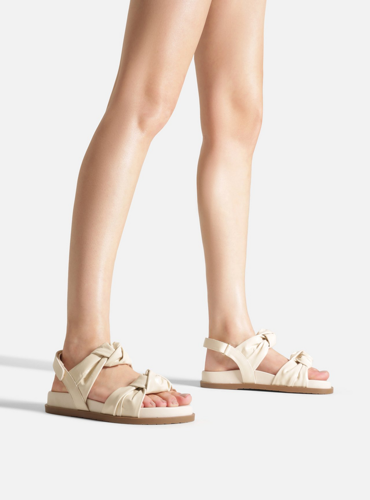Sandália Papete Off White Couro Nós Velcro