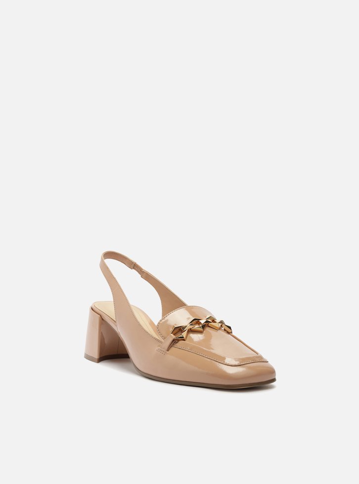Loafer Nude Verniz Salto Bloco Metal Triângulo