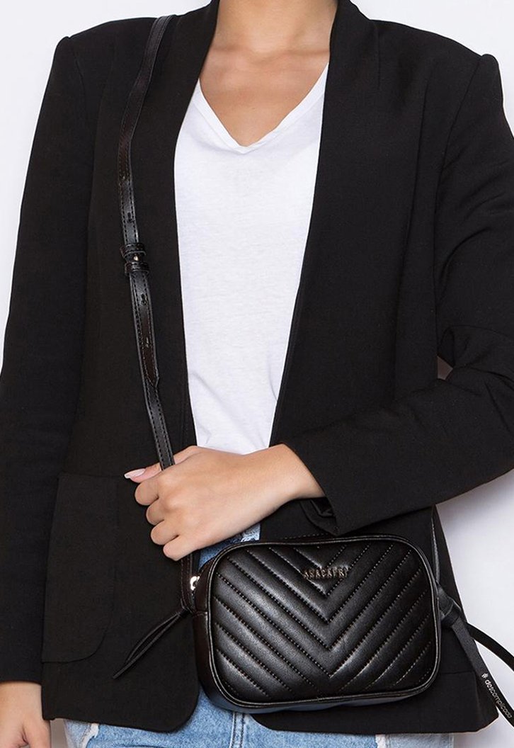 Crossbody Preta Anacapri Cairo